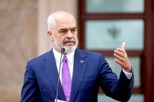 Në mes të protestave! Edi Rama jep lajmin e hidhur, ndahet nga jeta miku i tij