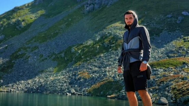 U pIagos nga shoku me a*më zjarri në kokë, ndërron jetë në spital 17-vjeçari (EMRI)