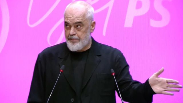 PS është partia që i ka ngritur kokën shqiptarëve në botë”/ Rama: Ose e bën Partia Socialiste Shqipërinë Europë, ose…