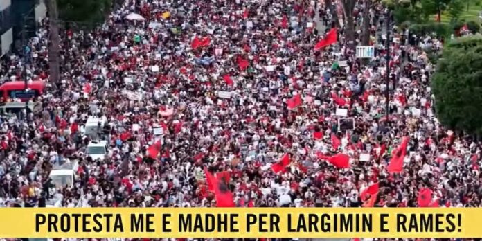 Protesta më e madhe që nga viti ’90! Pamjet me dron, “deti” i qytetarëve….